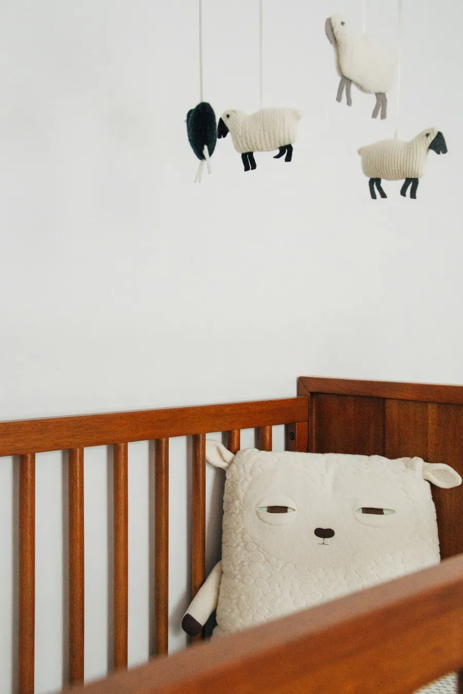 Crib mobile